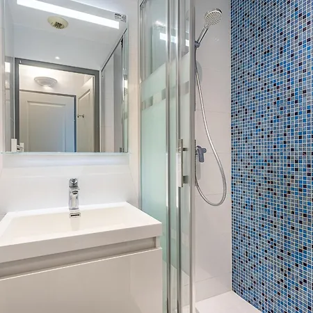 Apartamento Cap Negre - Domaine De La Pinede-9 By Interhome Le Lavandou